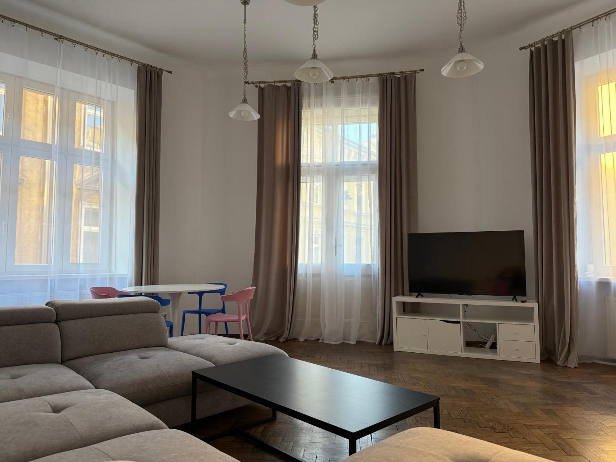 Apartment Corner *