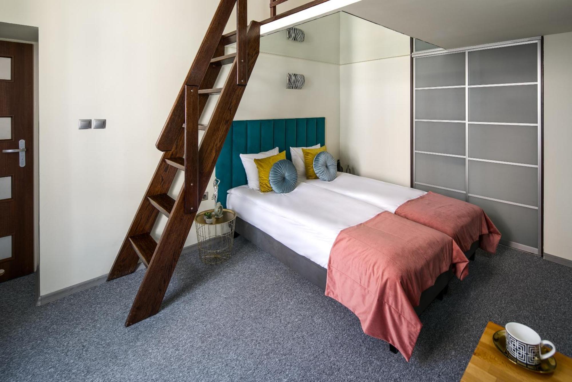 Corner Apartment *