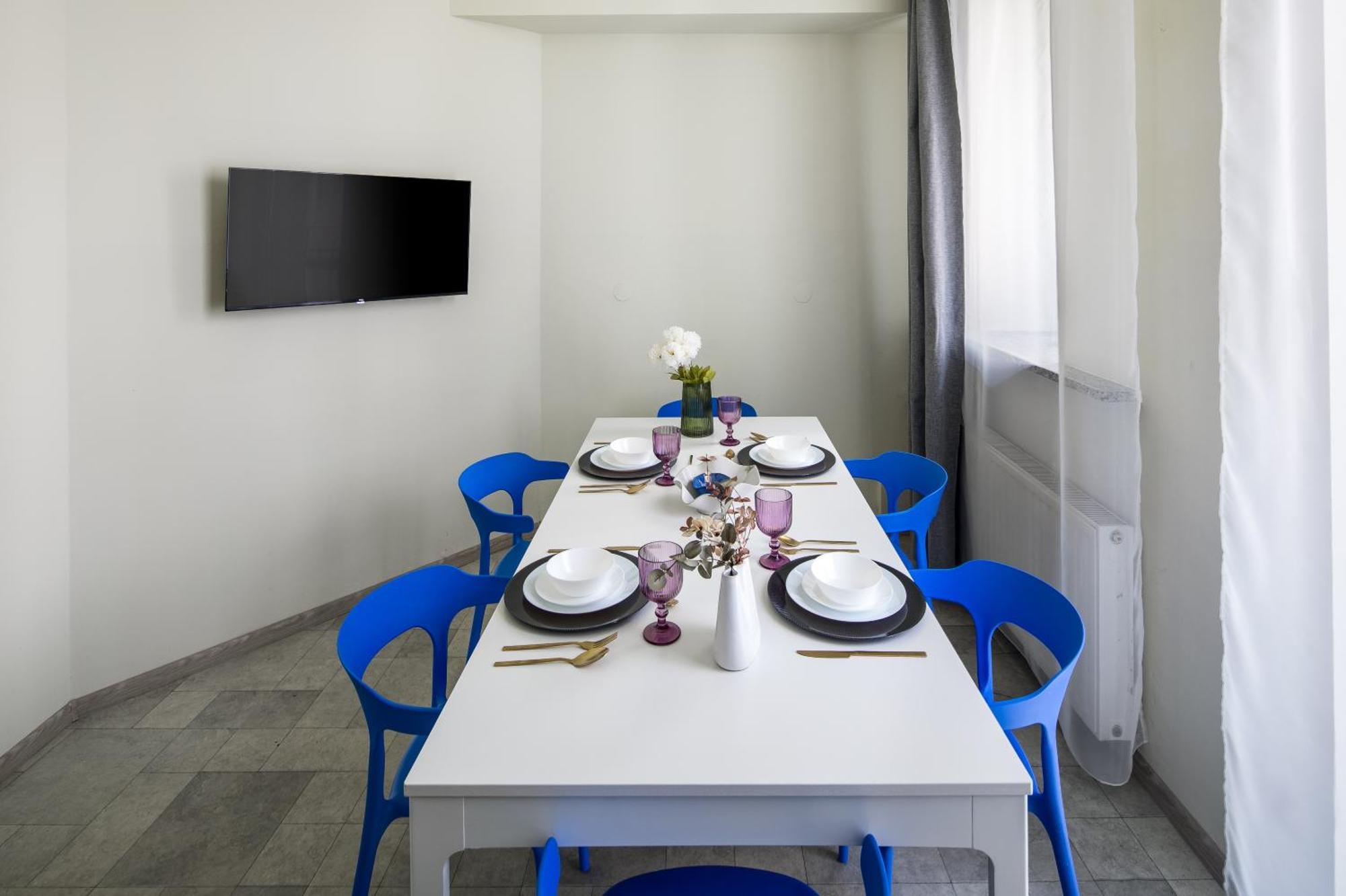 Apartment Corner